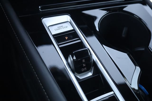 Used 2025 Volkswagen Atlas Cross Sport SE image 18