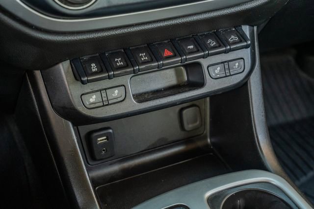 Used 2018 Chevrolet Colorado ZR2 image 30