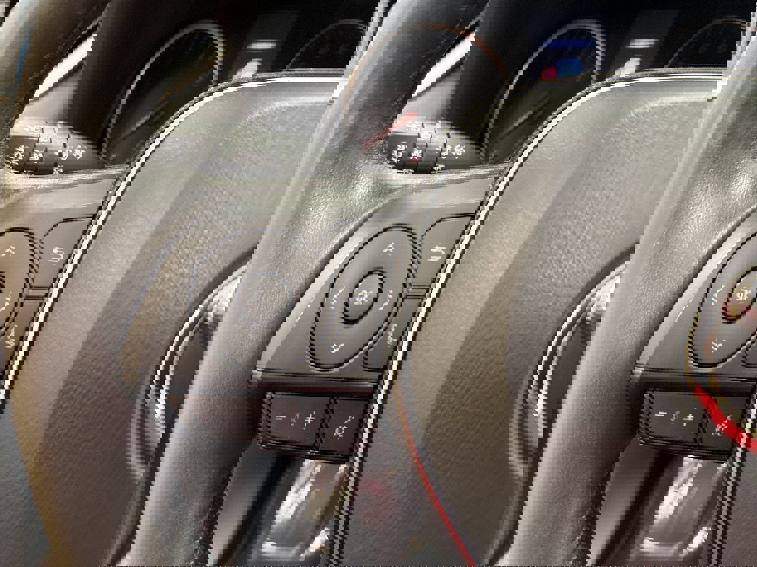 Used 2021 Toyota RAV4 XLE Premium image 33