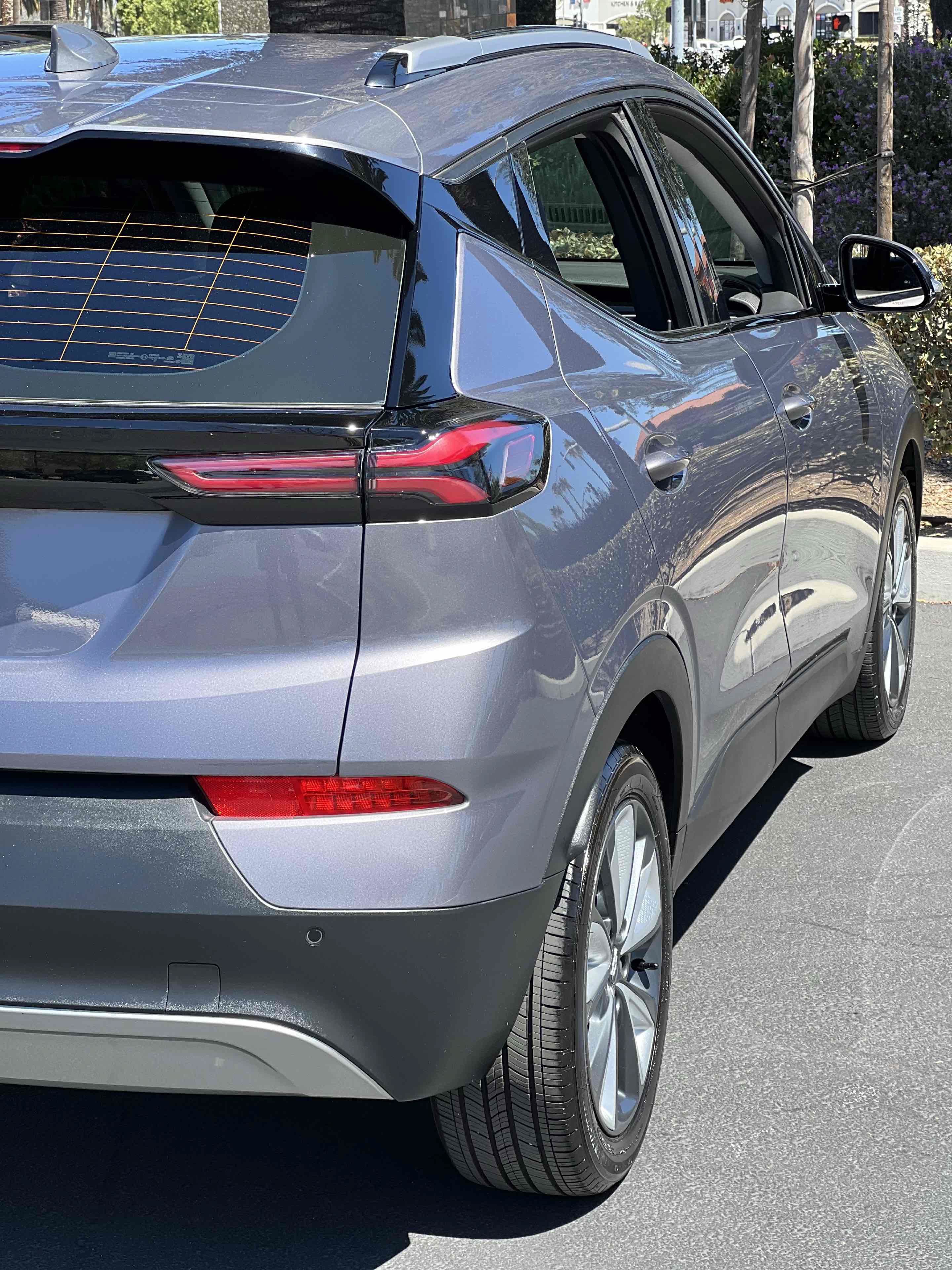 Used 2022 Chevrolet Bolt EUV LT w/ Convenience Package FWD image 57