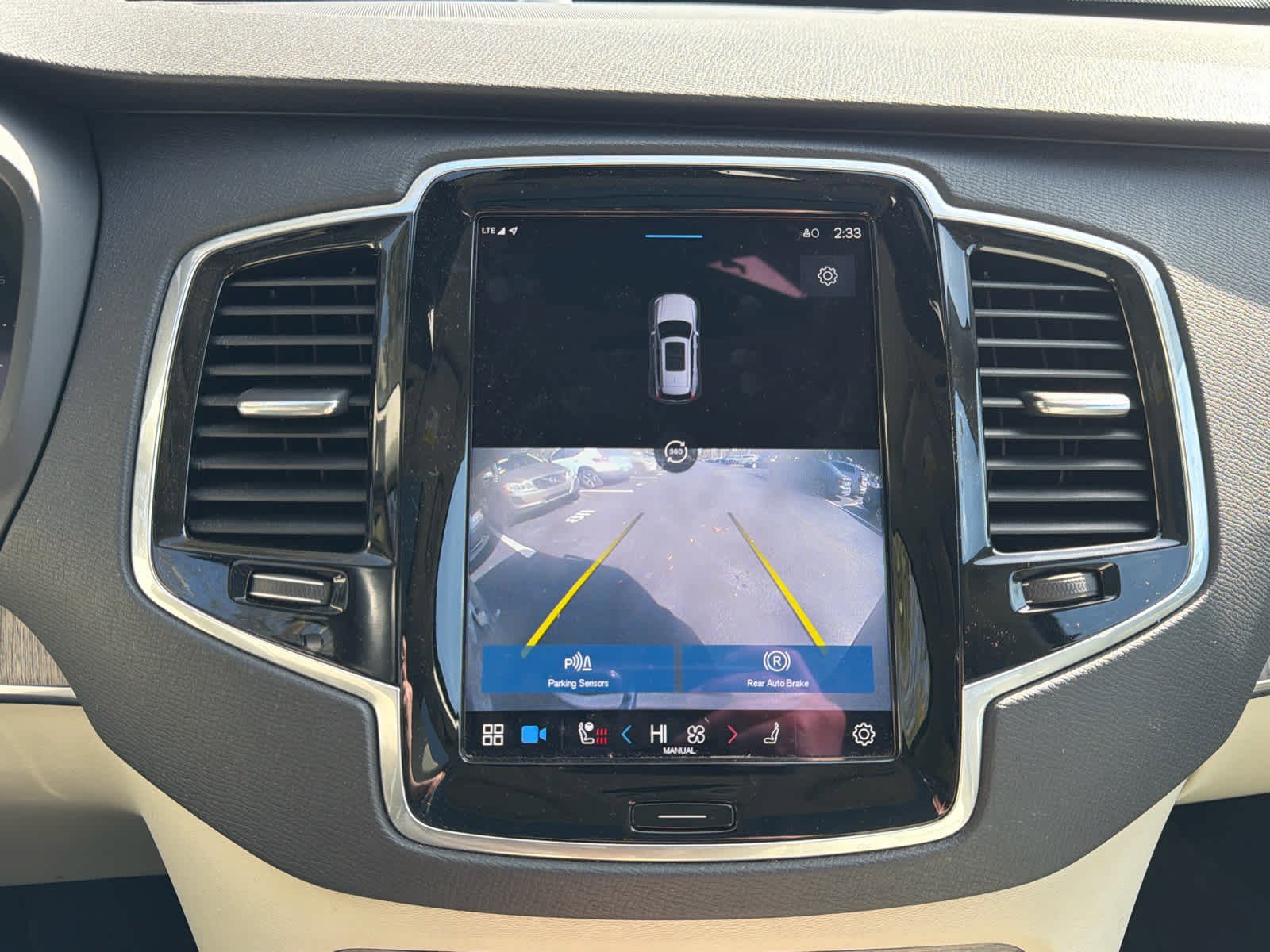 Certified 2023 Volvo XC90 B5 Plus w/ Protection Package Premier image 33