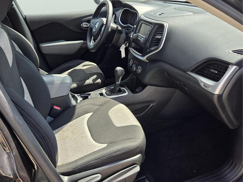 Used 2014 Jeep Cherokee Sport w/ Trailer Tow Group FWD image 18