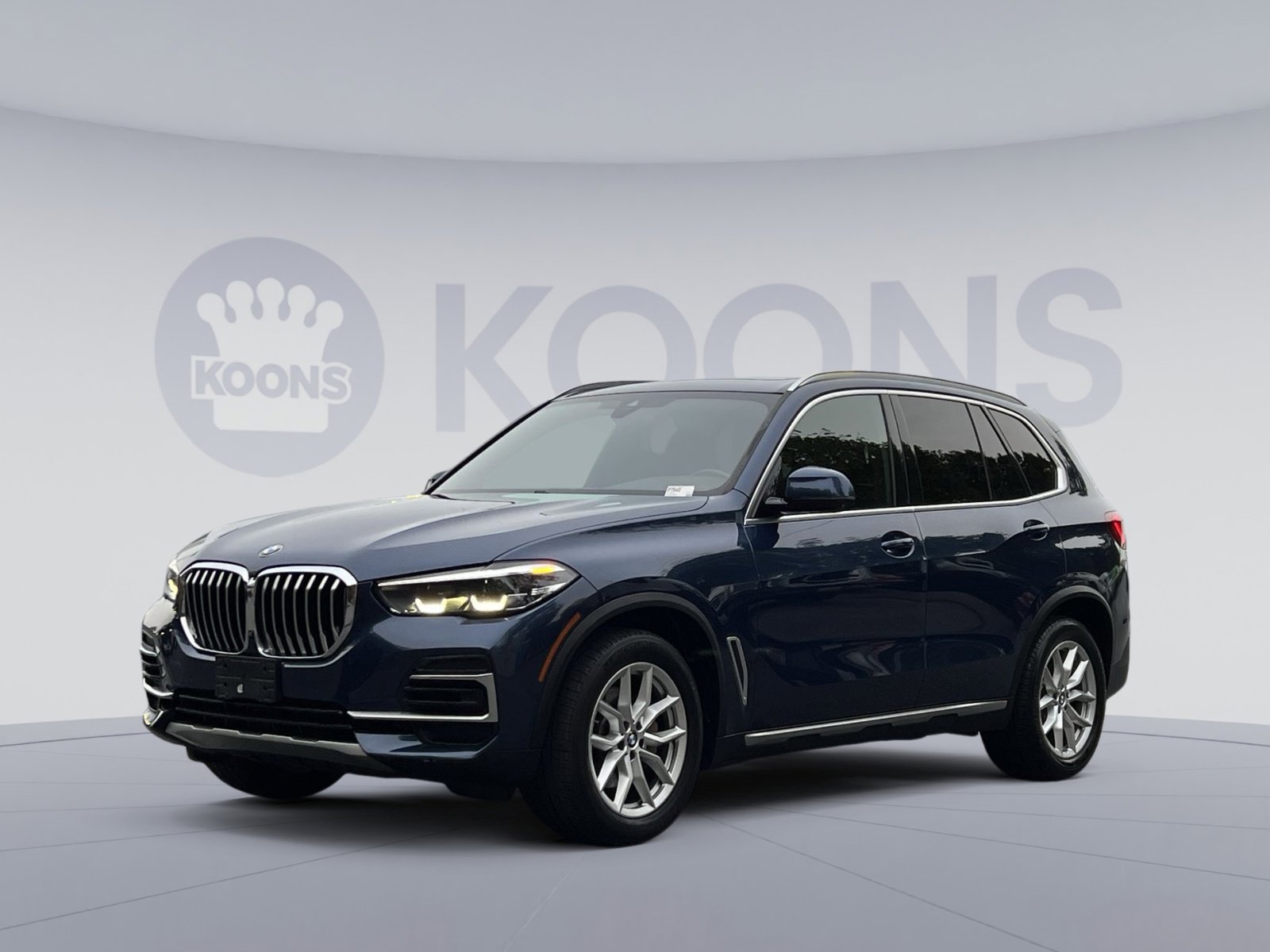 Used 2022 BMW X5 xDrive40i w/ Parking Assistance Package image 1