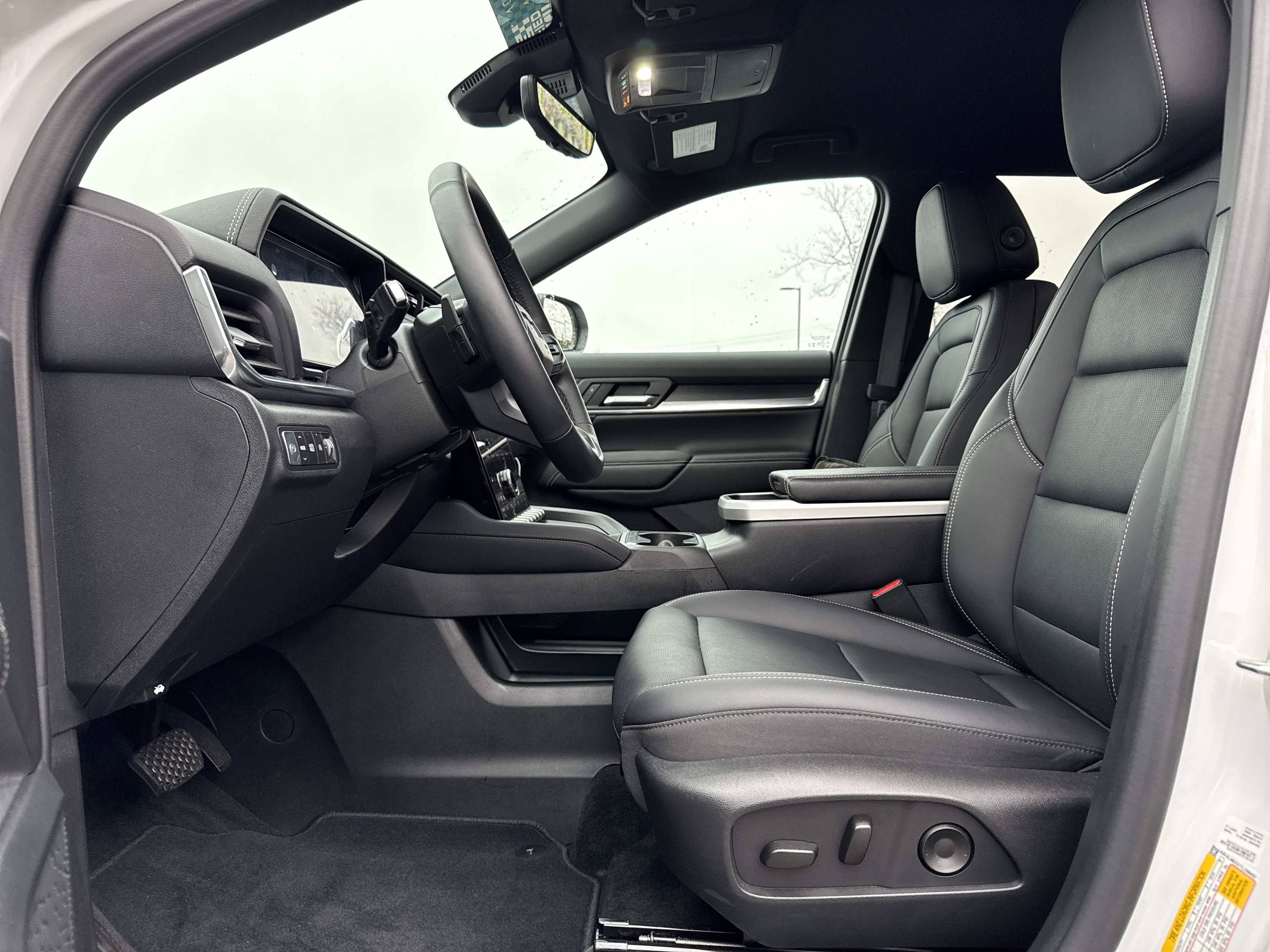 Used 2026 GMC Terrain Elevation w/ Elevation Premium Package image 14