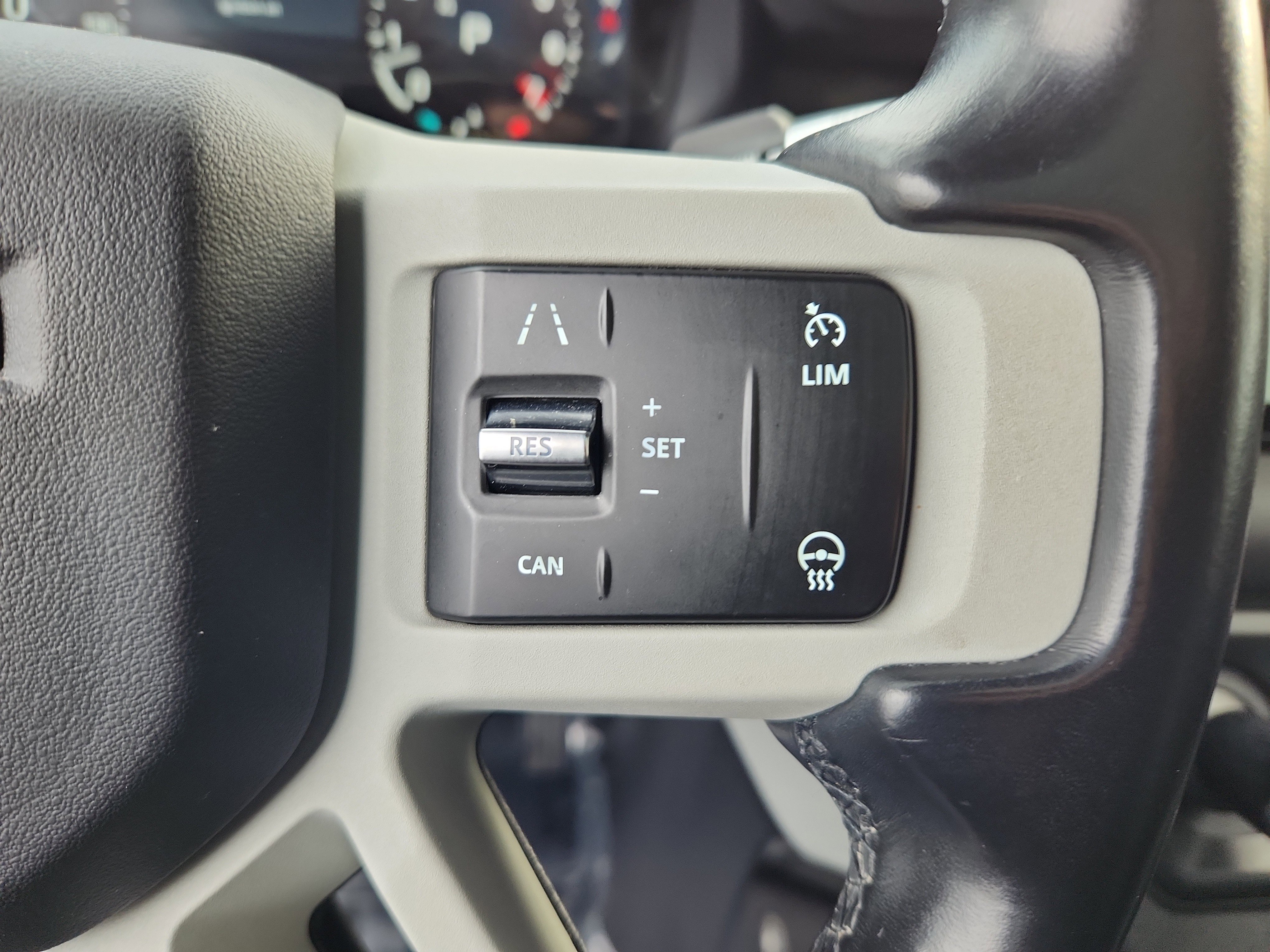 Used 2021 Land Rover Defender 110 SE image 18