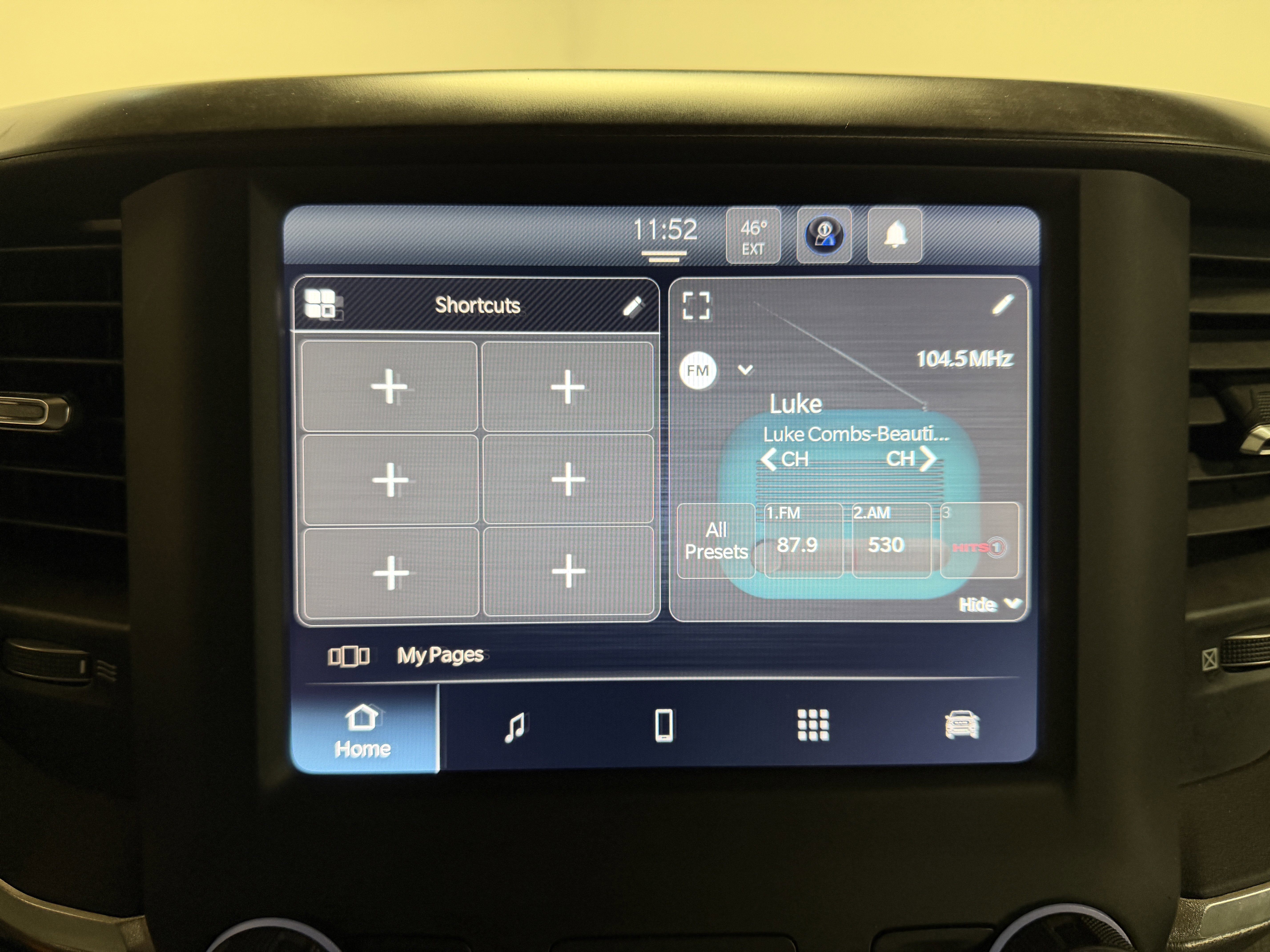 Used 2024 RAM 2500 Big Horn w/ Bed Utility Group image 13