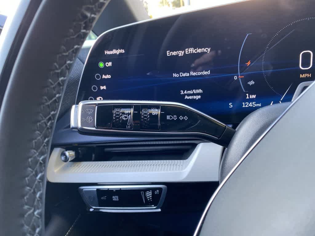 Certified 2026 Cadillac Optiq Luxury 2 AWD/4WD image 23