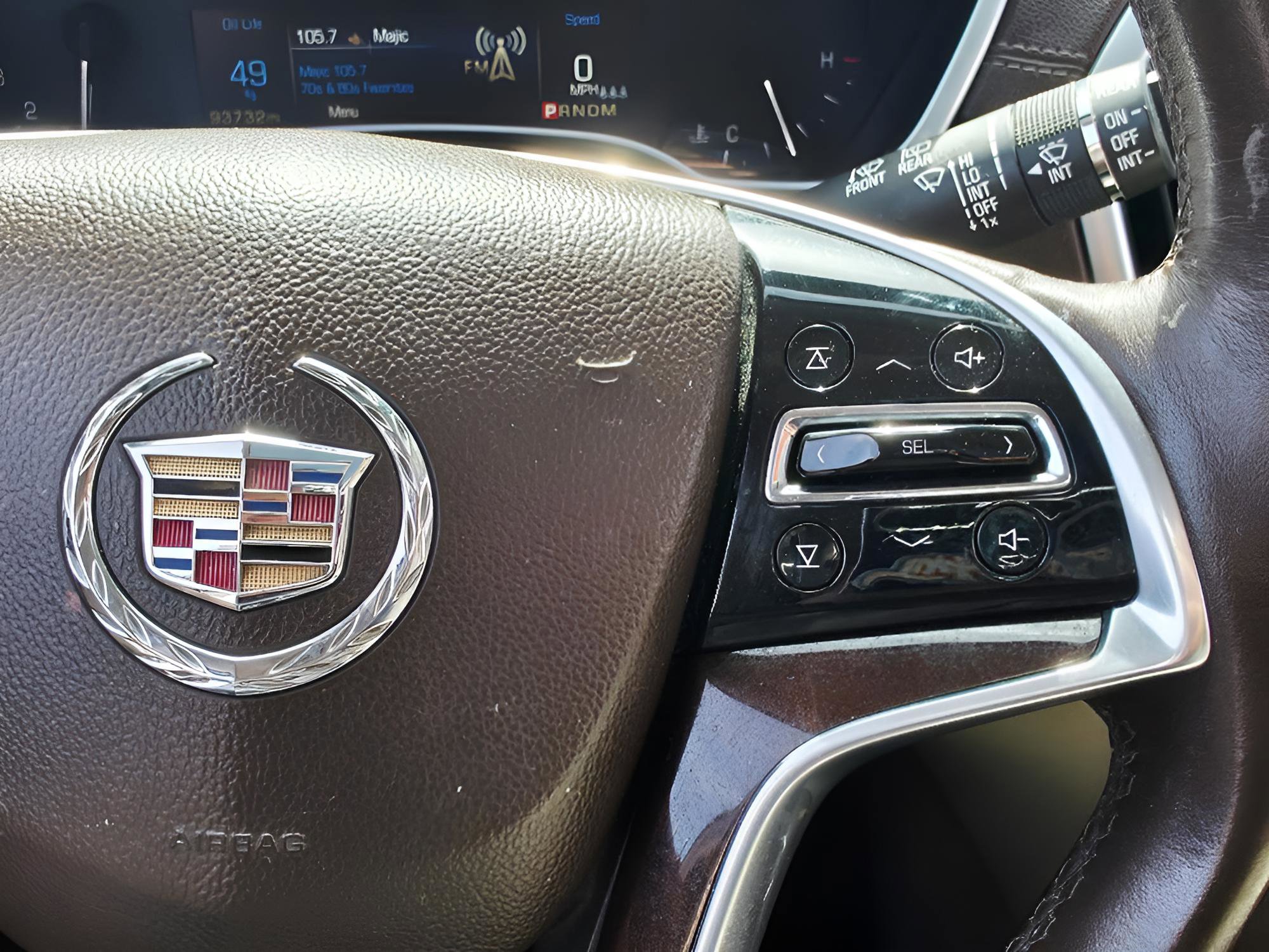 Used 2015 Cadillac SRX Luxury image 33