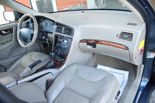 Used 2005 Volvo XC70 AWD/4WD image 16