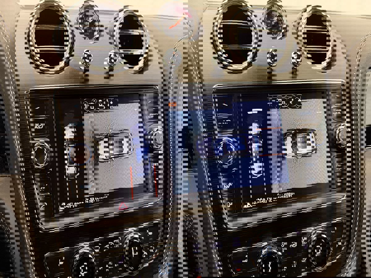 Used 2017 Bentley Bentayga image 25