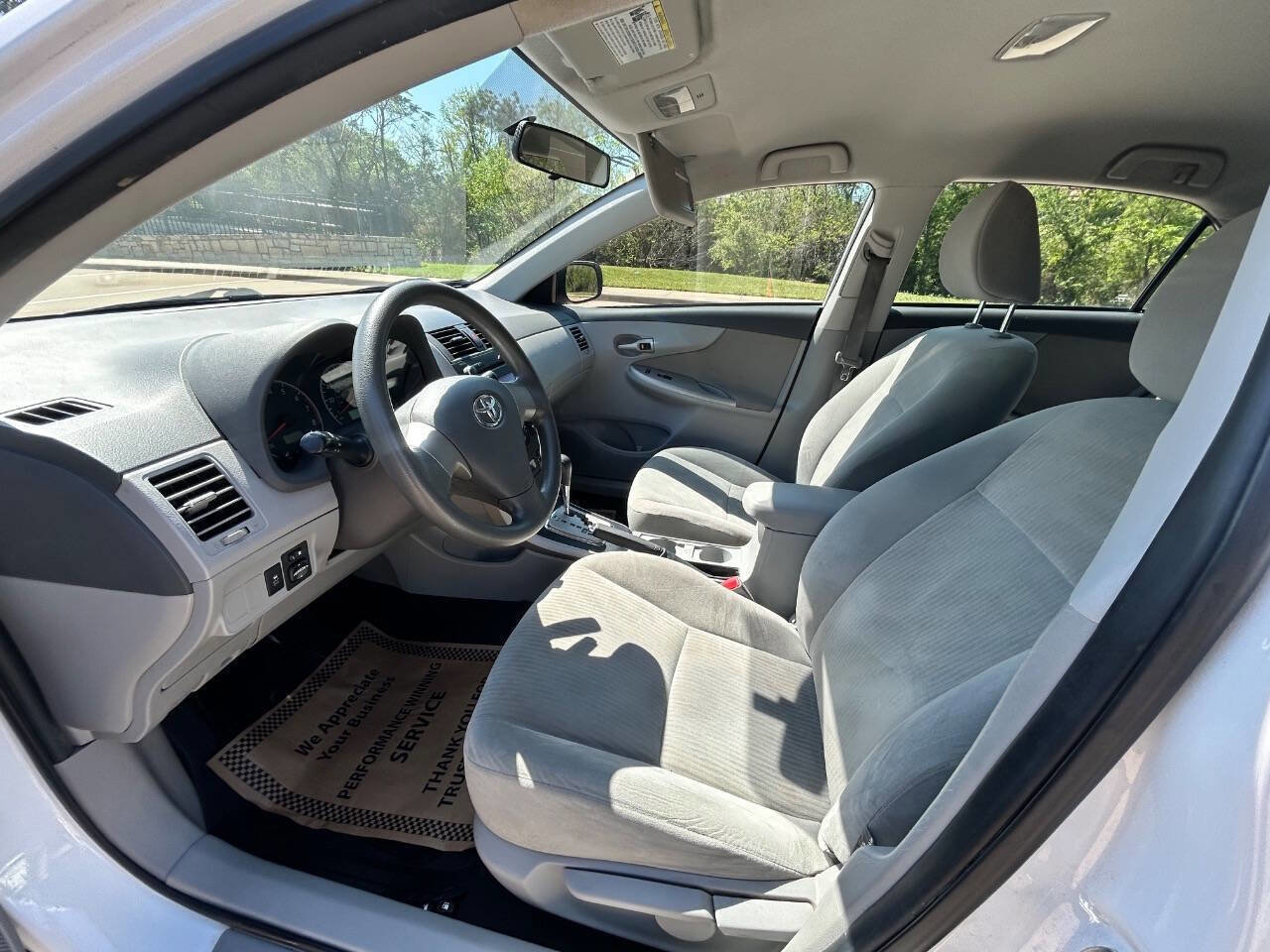 Used 2010 Toyota Corolla LE FWD image 12