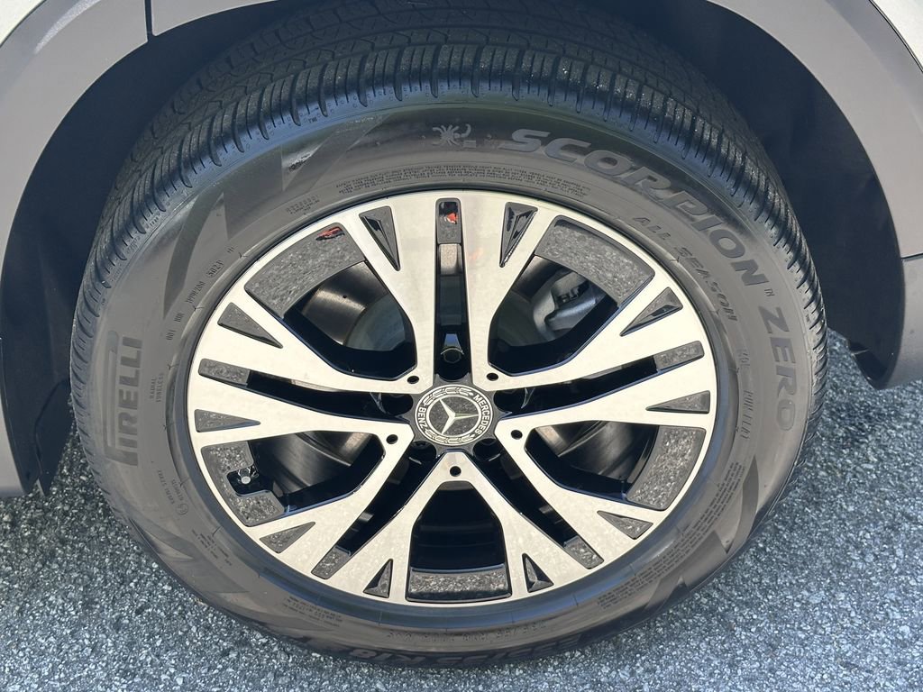 Certified 2025 Mercedes-Benz GLB 250 image 23