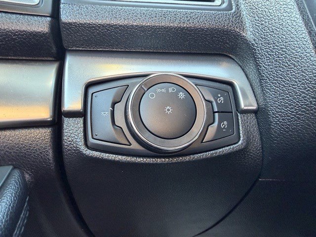 Used 2018 Ford Explorer XLT AWD/4WD image 33