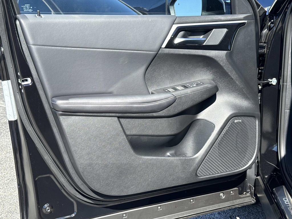 New 2026 Mitsubishi Outlander SE image 17