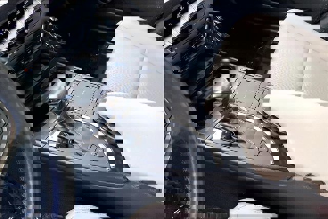 Used 2019 Lexus UX 250h w/ Premium Package image 17