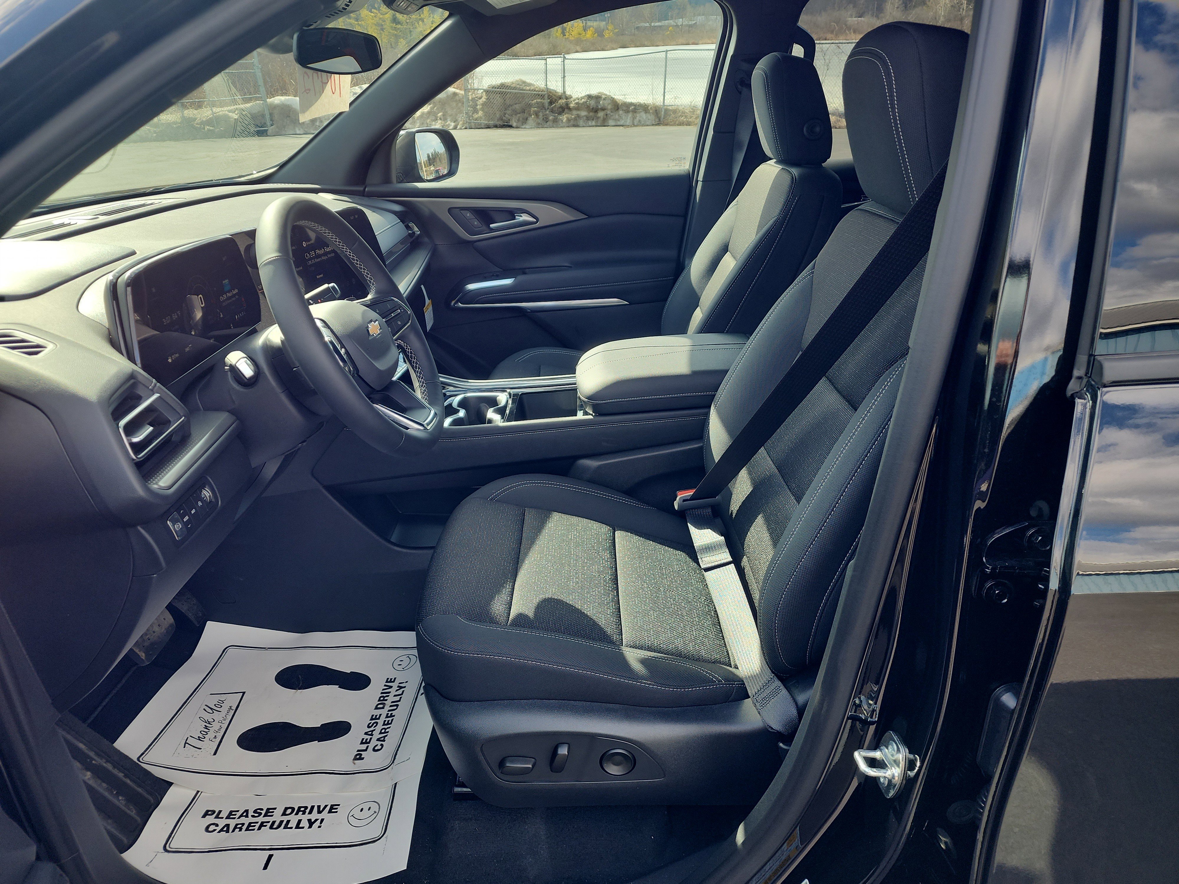 New 2026 Chevrolet Traverse LT w/ Sun and Wheel Package AWD/4WD image 11