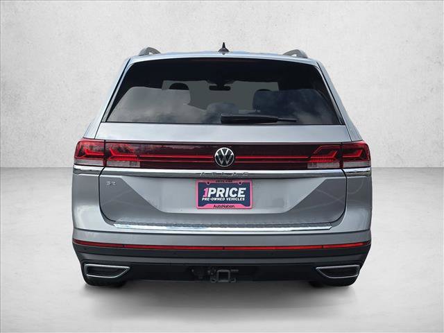 Used 2024 Volkswagen Atlas SE w/ Black Wheel Package image 6