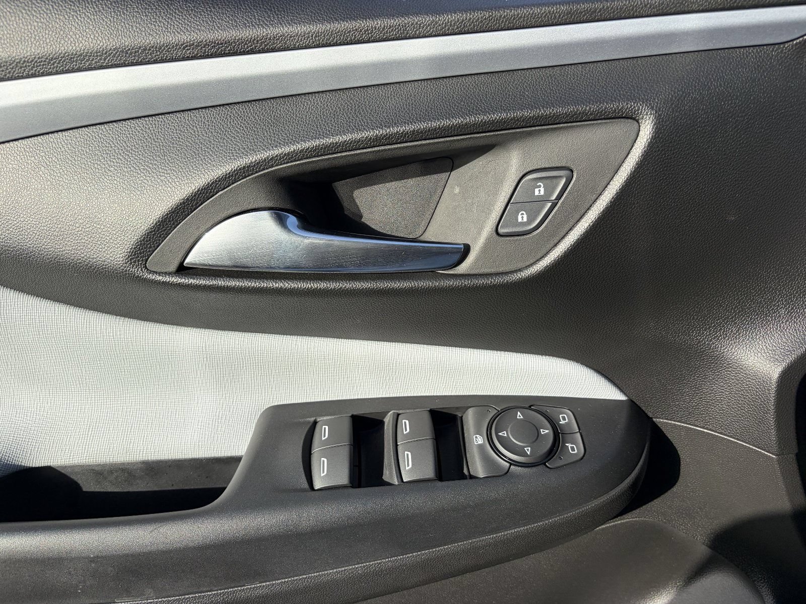 Used 2024 Buick Envista Preferred FWD image 23