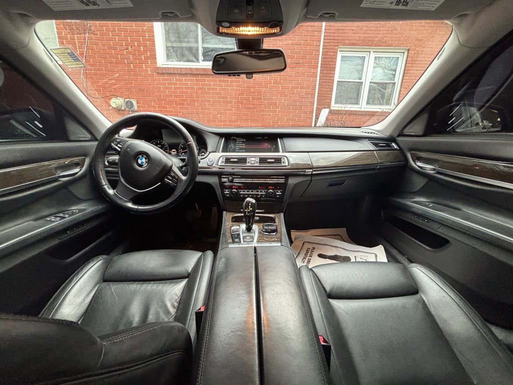 Used 2014 BMW 750Li 750Li w/ Executive Package image 10