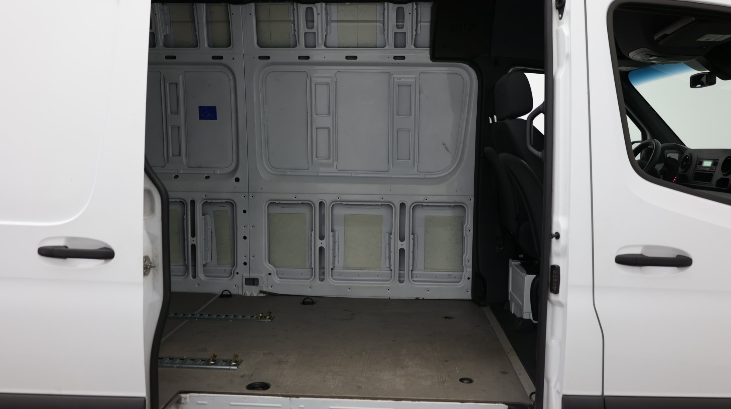 Used 2023 Mercedes-Benz Sprinter 2500 image 28