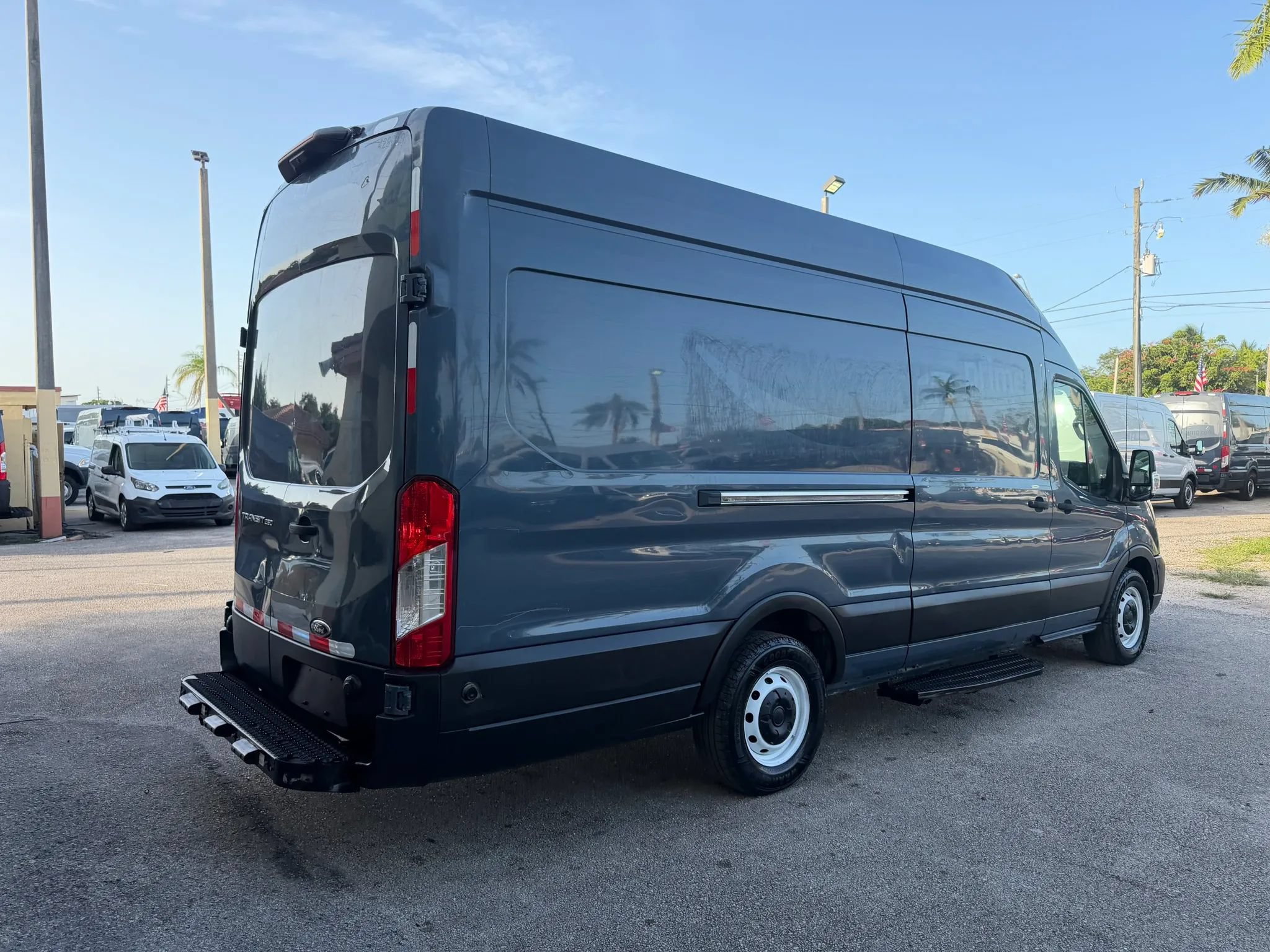 Used 2020 Ford Transit 250 148 High Roof Extended RWD image 6