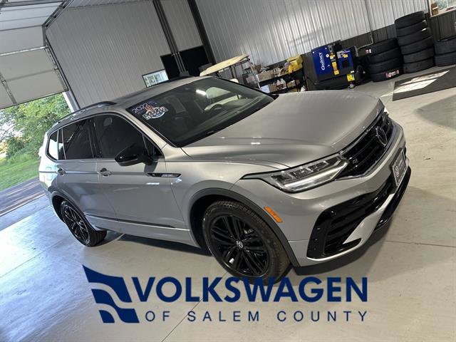 Certified 2022 Volkswagen Tiguan SE R-Line
