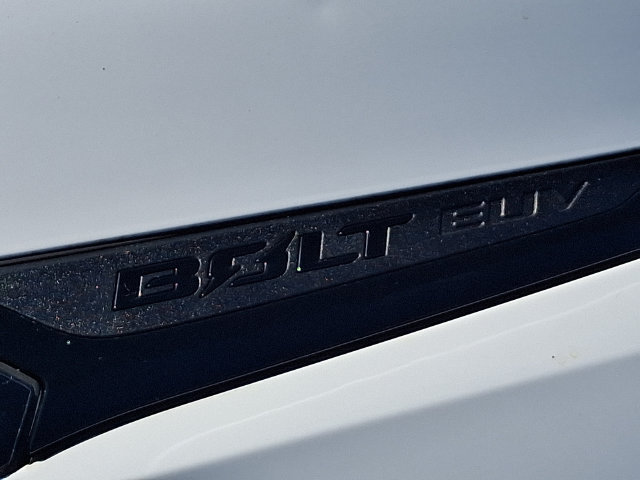 Used 2023 Chevrolet Bolt EUV LT FWD image 31