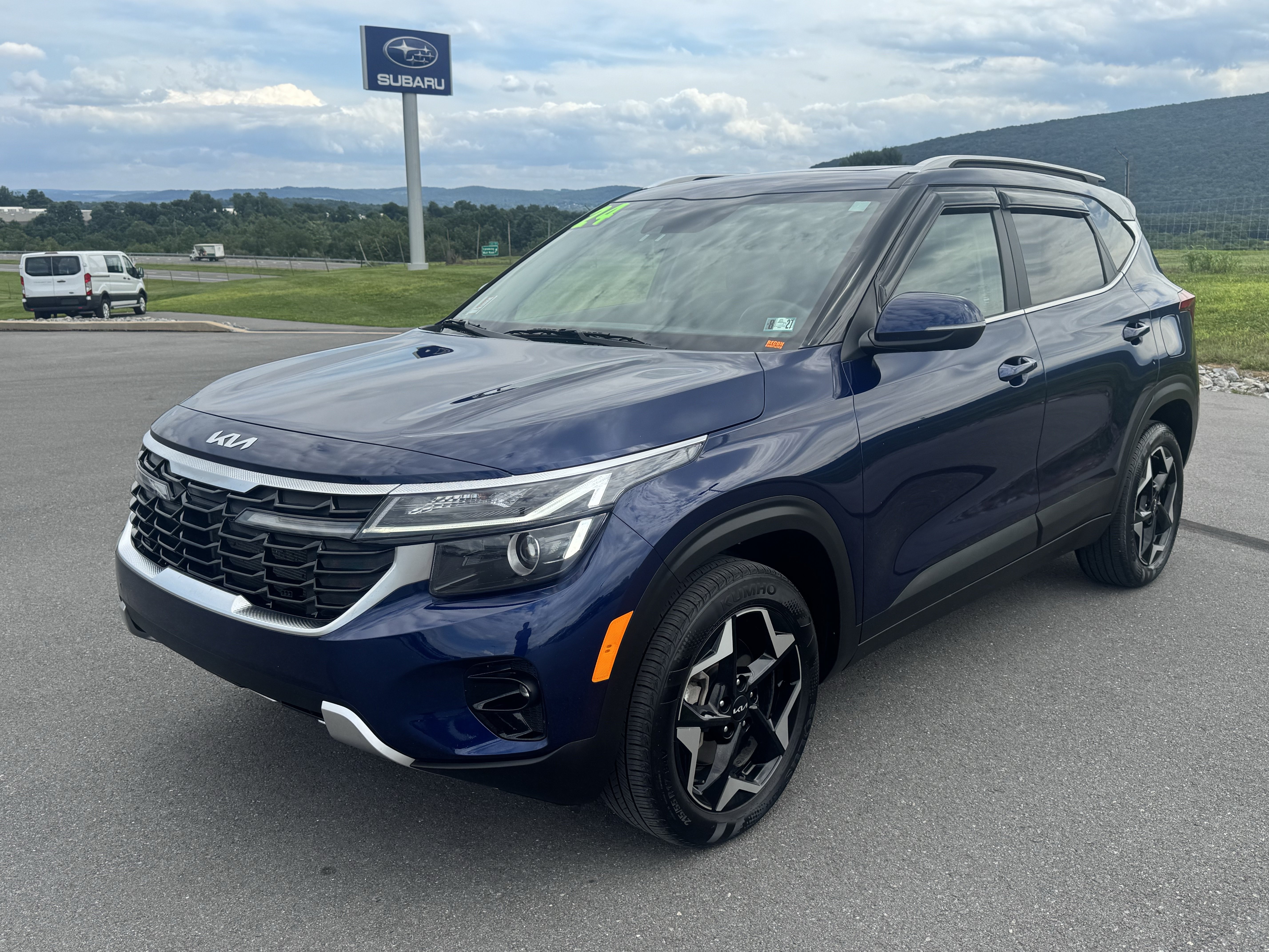 Used 2024 Kia Seltos EX AWD/4WD image 8