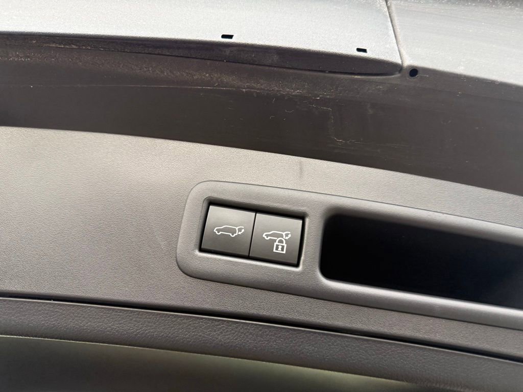 Used 2023 Lexus UX 250h 250h Premium image 18