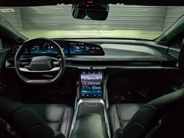 Used 2023 Lucid Air Pure image 11