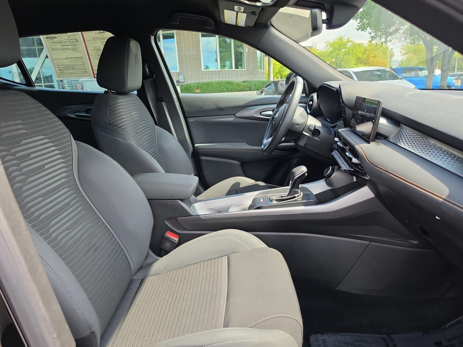Used 2025 Alfa Romeo Tonale AWD/4WD image 27