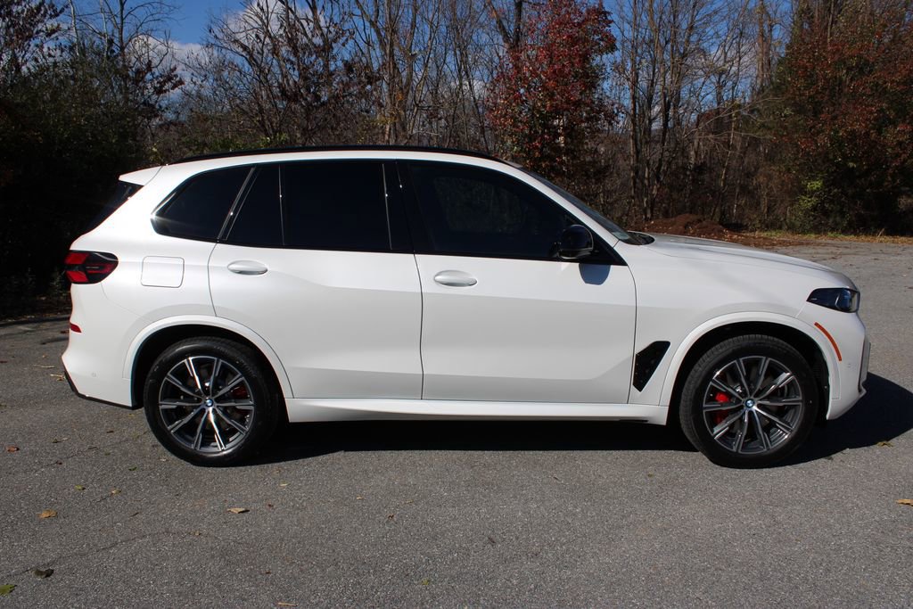 New 2026 BMW X5 M60i w/ Climate Comfort Package image 9