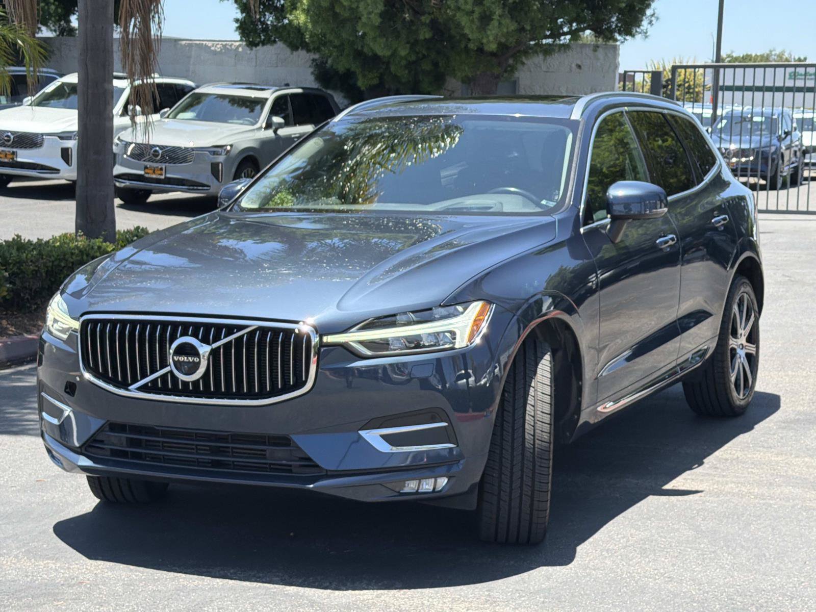 Used 2020 Volvo XC60 T6 Inscription w/ Protection Package Premier AWD/4WD image 3