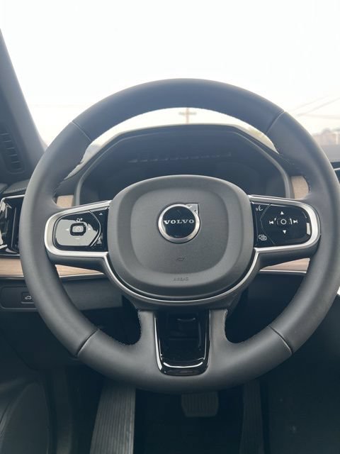 New 2026 Volvo XC90 T8 Plus w/ Protection Package Premier AWD/4WD image 13