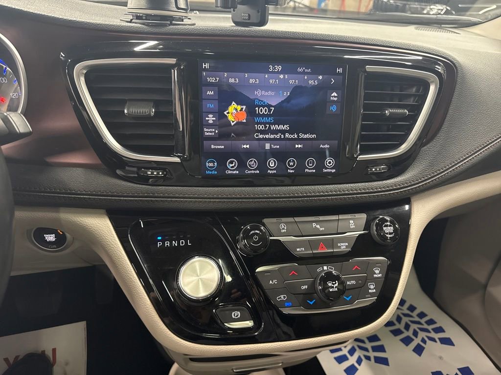 Used 2019 Chrysler Pacifica Limited image 19