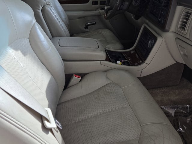 Used 2002 Cadillac Escalade AWD image 4