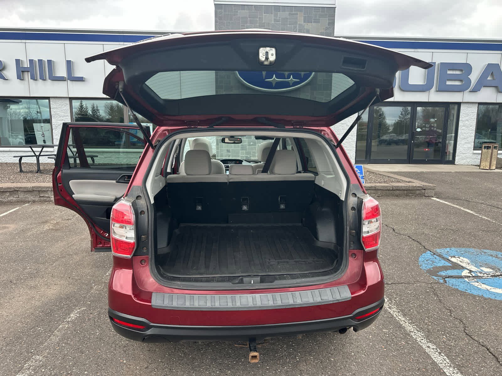 Used 2016 Subaru Forester 2.5i Premium w/ All-Weather Package AWD/4WD image 13