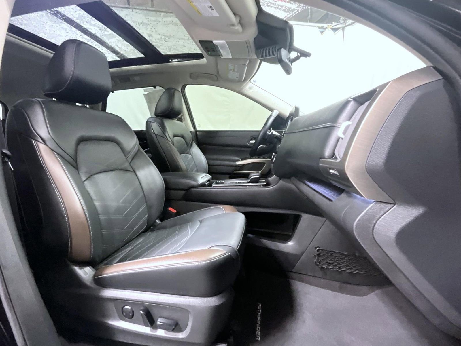 Used 2023 Nissan Pathfinder Platinum image 15