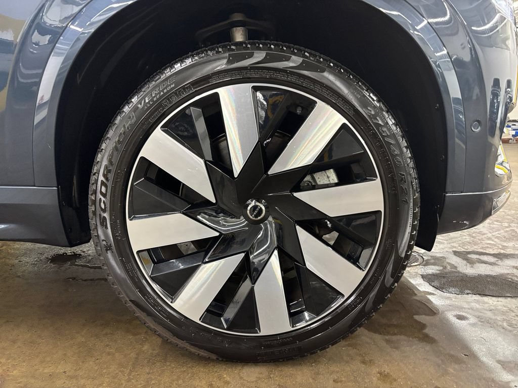 Certified 2025 Volvo XC90 T8 Plus w/ Protection Package Premier AWD/4WD image 36