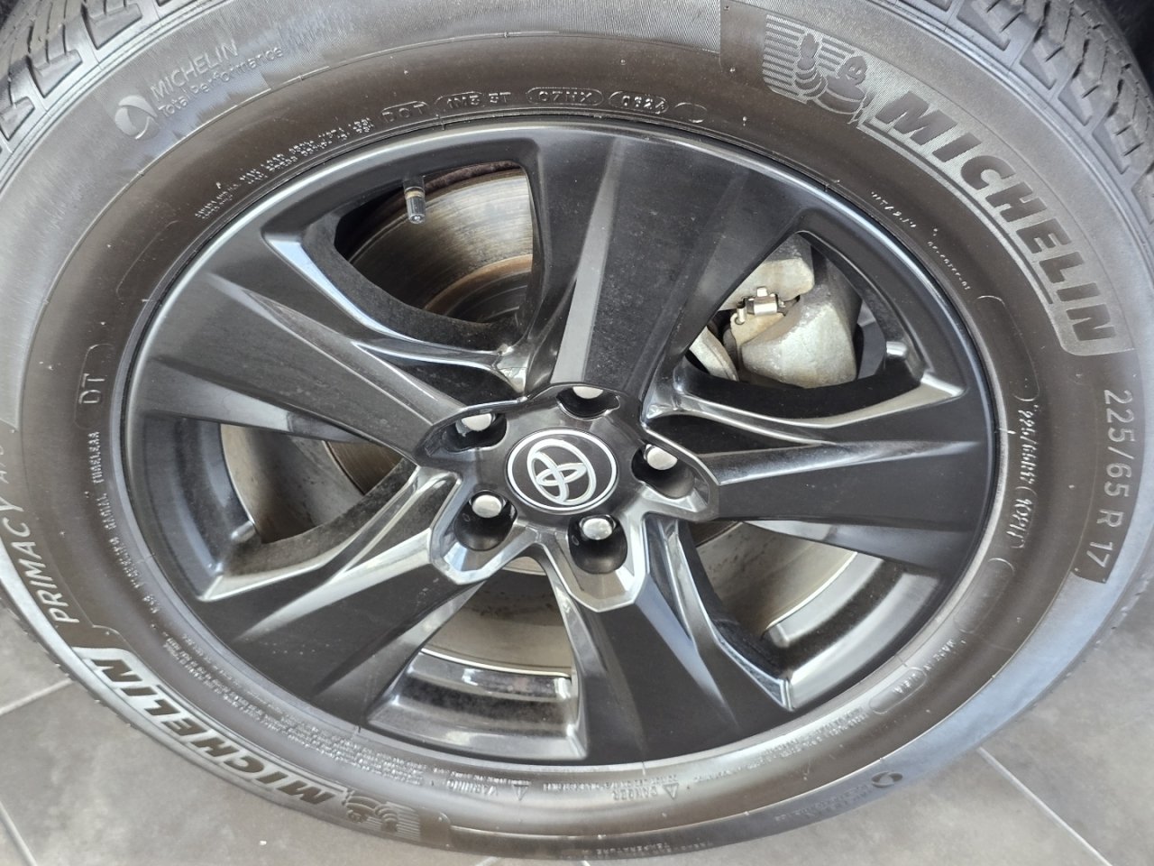 Used 2024 Toyota RAV4 XLE AWD/4WD image 7