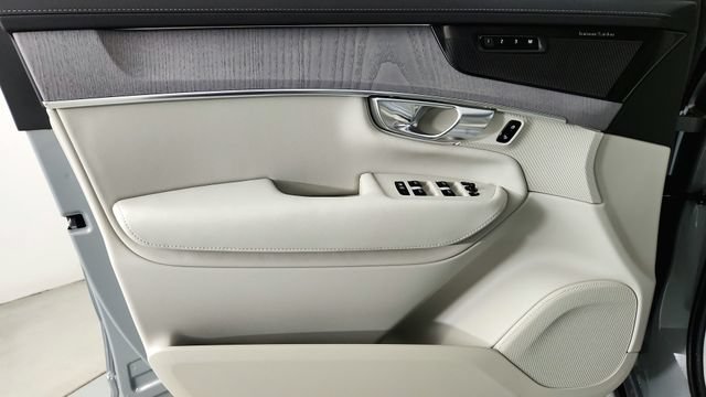 New 2026 Volvo XC90 B6 Ultra w/ Protection Package AWD/4WD image 9