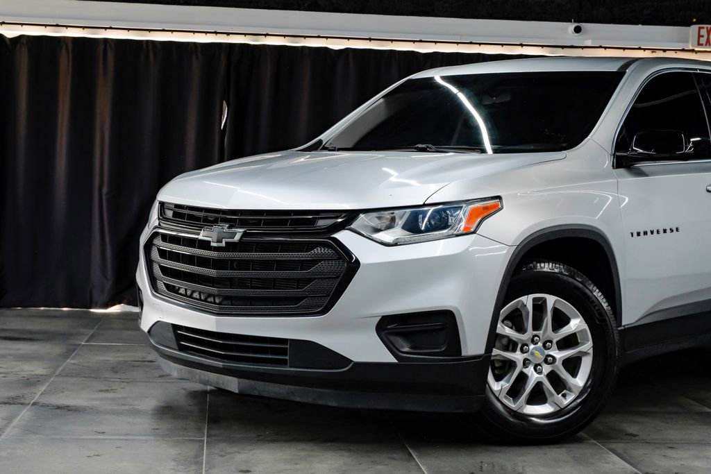 Used 2020 Chevrolet Traverse LS w/ LPO, Blackout Package image 5