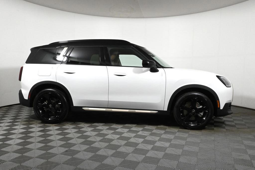 Used 2025 MINI Cooper Countryman S w/ Comfort Package Max image 8