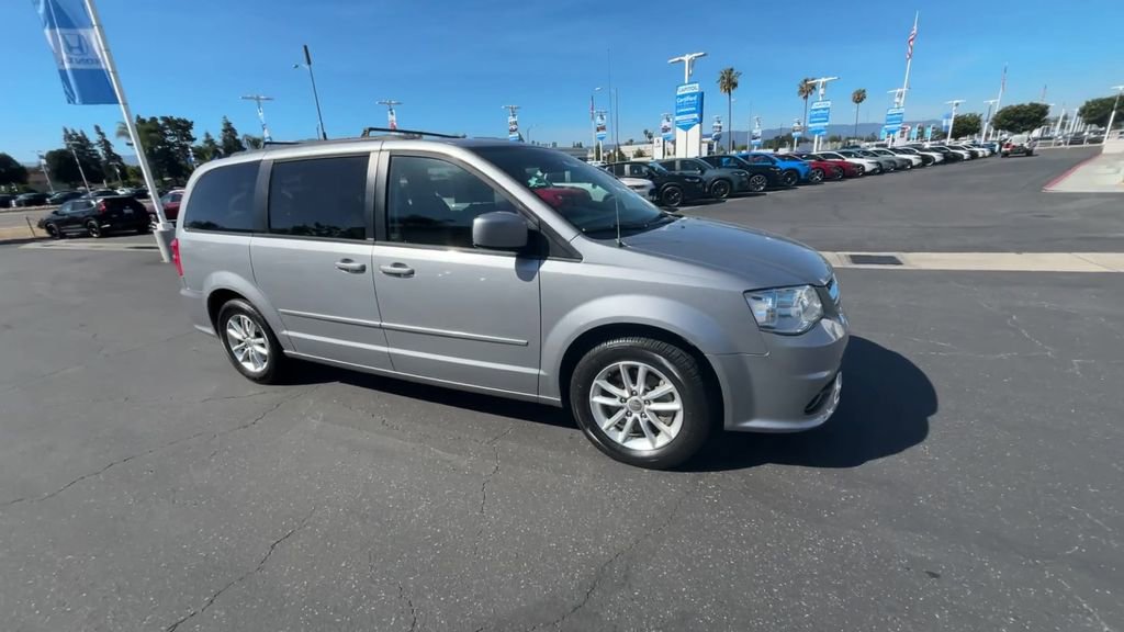 Used 2014 Dodge Grand Caravan SXT image 2