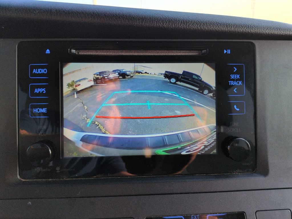 Used 2015 Toyota Sienna LE FWD image 21