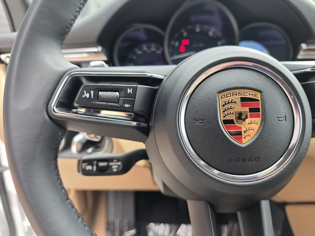 Certified 2026 Porsche Macan AWD/4WD image 27
