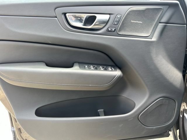 Certified 2023 Volvo XC60 B5 Plus w/ Climate Package AWD/4WD image 17