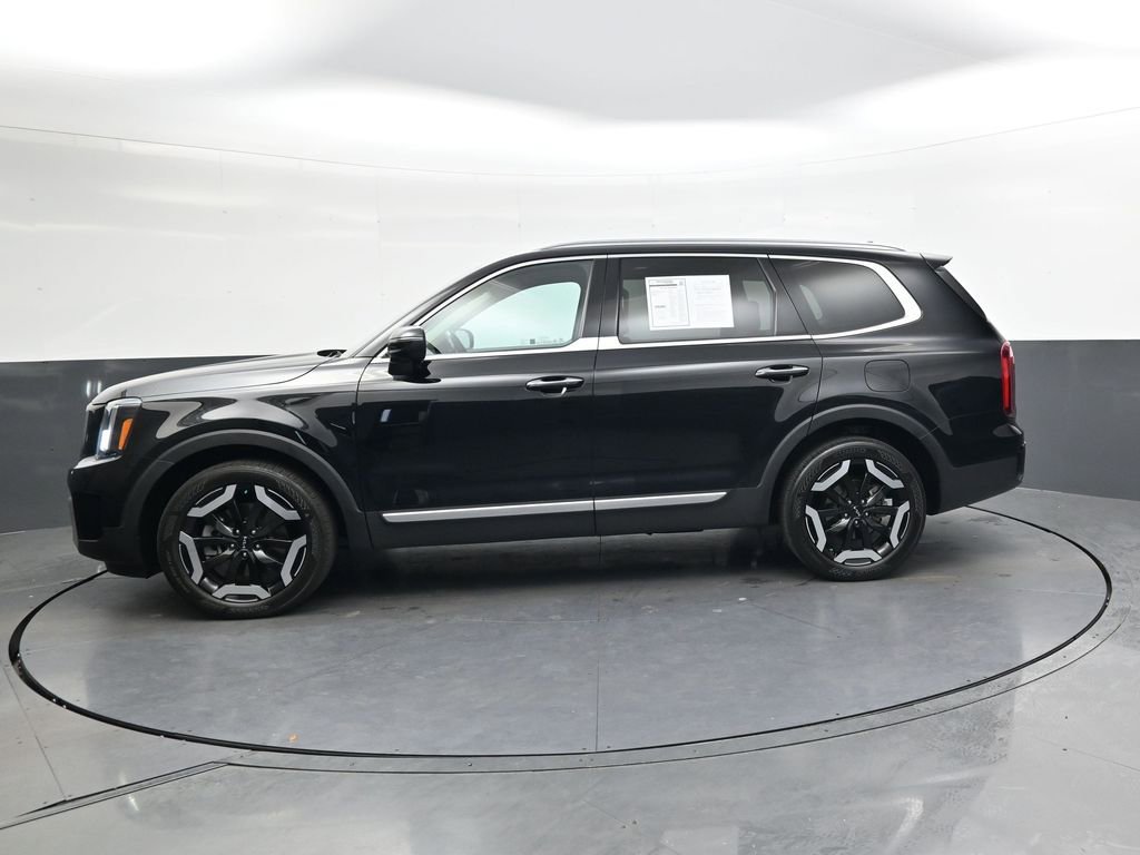 Used 2023 Kia Telluride S w/ S Sunroof Package image 8