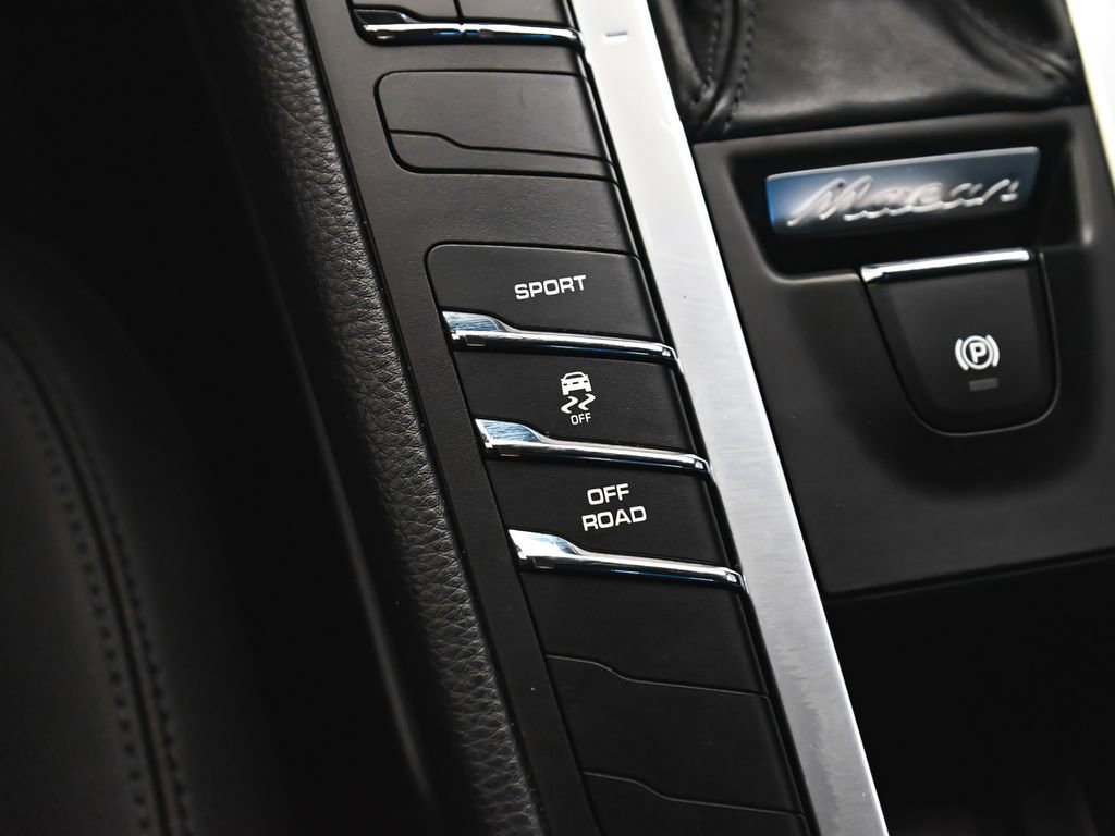 Used 2021 Porsche Macan S image 33