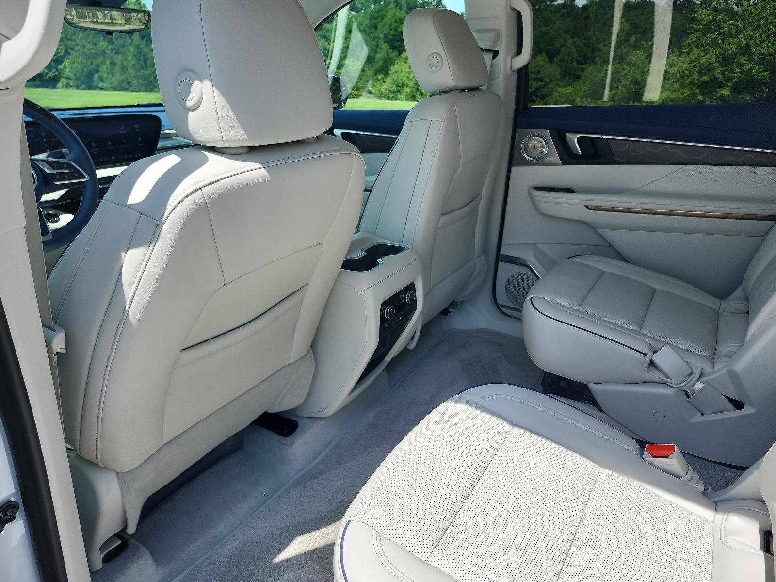 Used 2025 Buick Enclave Avenir w/ Super Cruise Package FWD image 12
